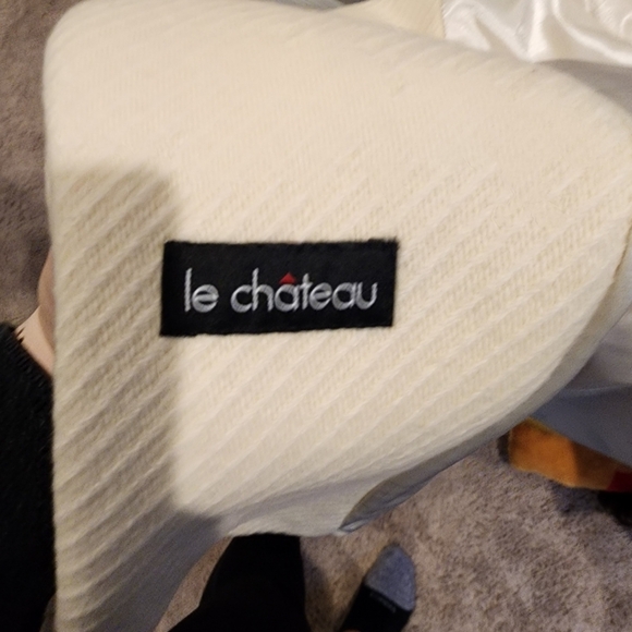 Elegant Cream Double-Breasted Coat - Picture 4 of 5